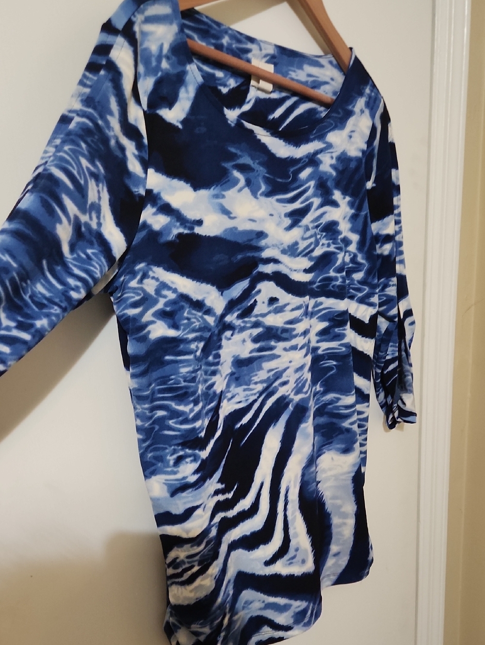 Chico's Navy and White Abstract Print Tunic